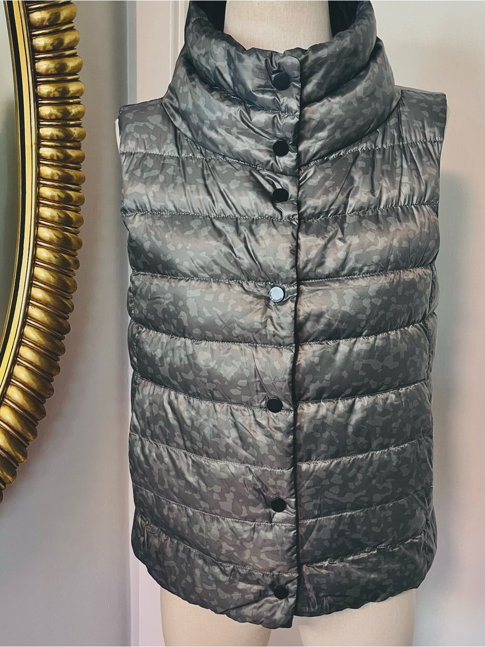 Carve Designs Mint Green Women’s Reversible Quilted Down Puff Vest Jacket, Sz S